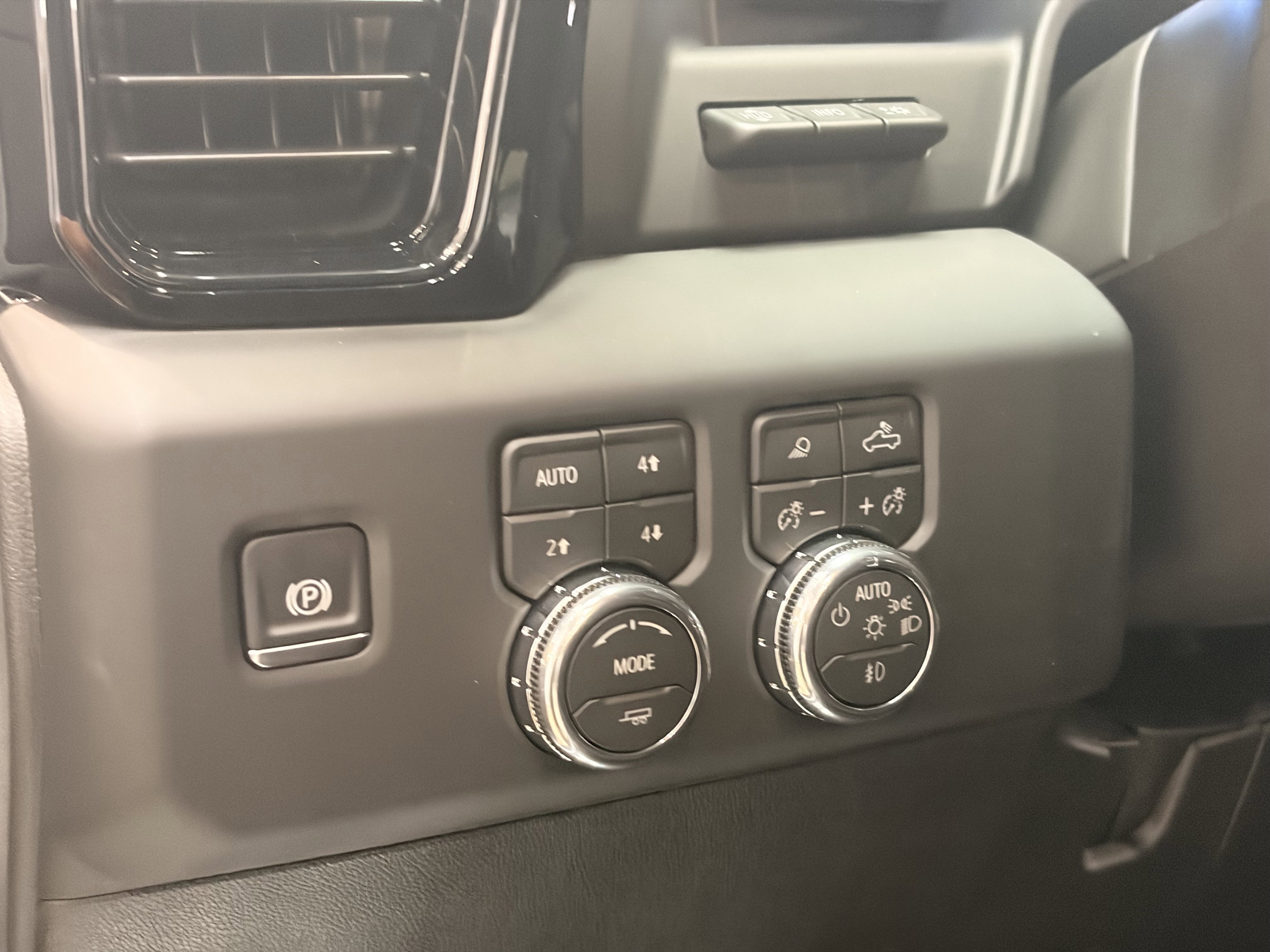 2026 GMC Sierra 2500HD AT4 - Photo 21