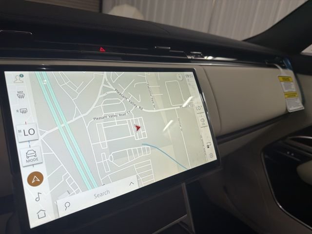 New 2026 Eiger Grey Land Rover SE image 30