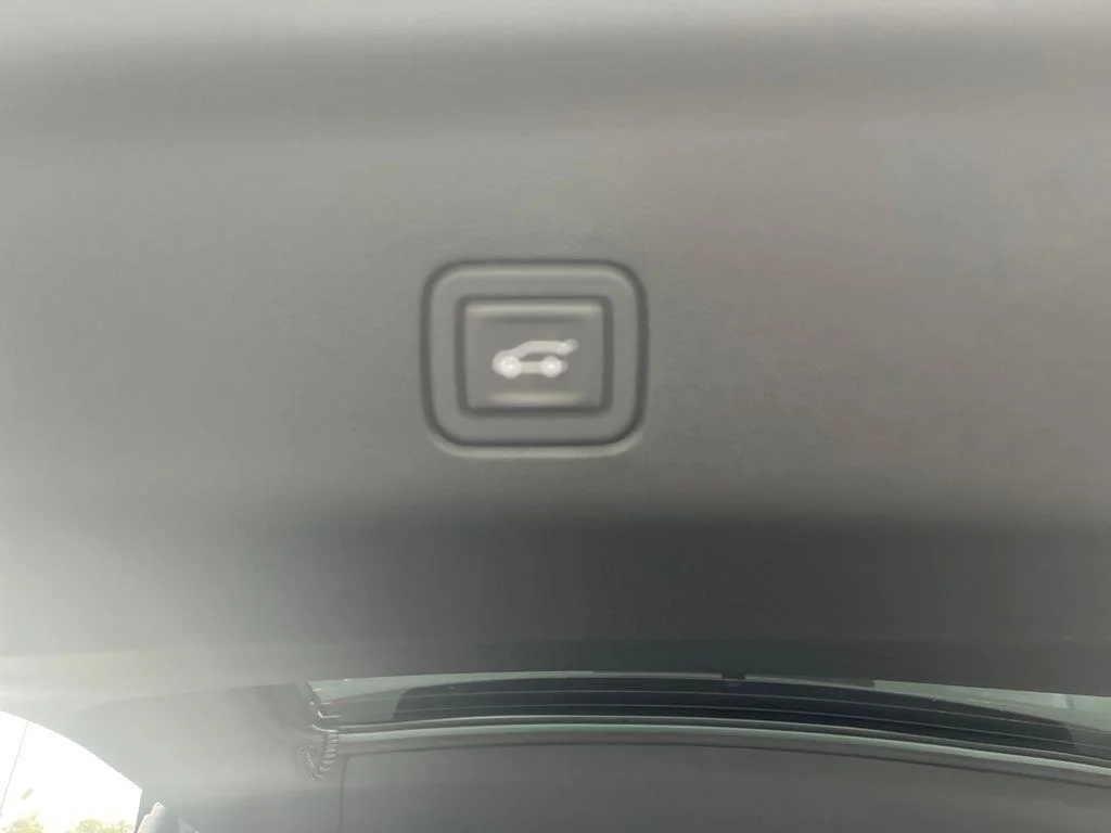 2026 Chevrolet Suburban Premier - Photo 26