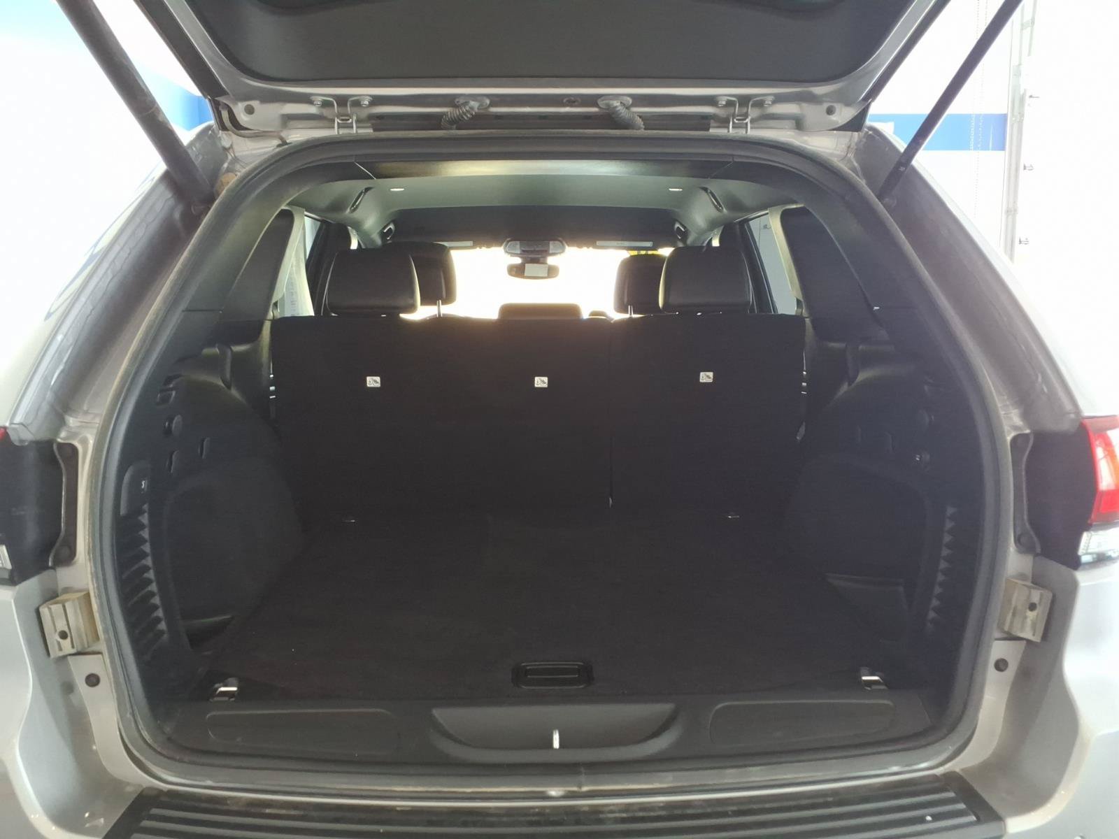 2019 Jeep Grand Cherokee Altitude - Photo 16