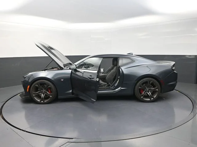Used 2020 Gray Chevrolet SS image 39