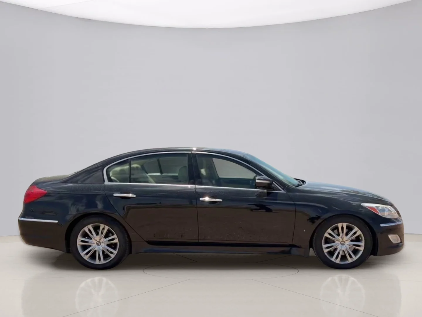 Used 2012 Black Hyundai 3.8L image 6