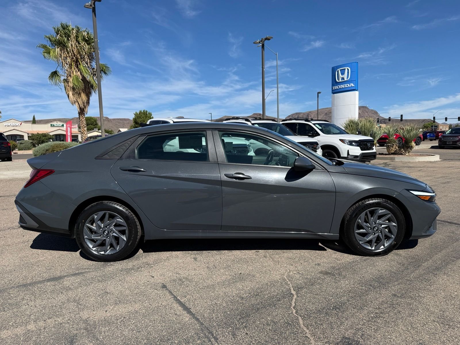 Used 2024 Gray Hyundai SEL image 4