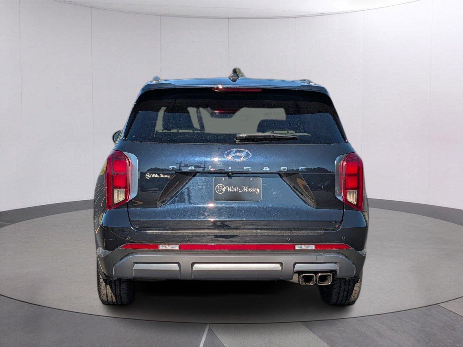 Used 2024 Moonlight Cloud Hyundai Limited image 4