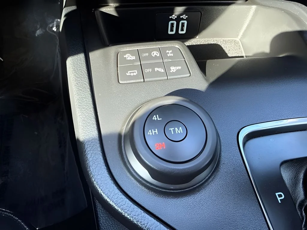 Used 2019 Silver Ford Lariat image 20