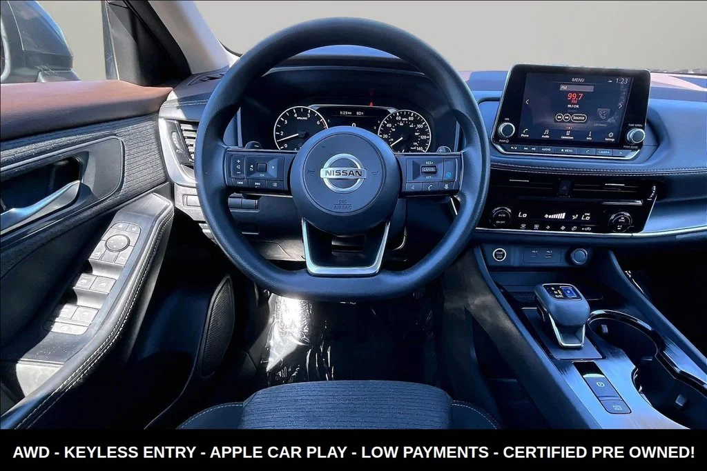 Used 2021 Gray Nissan SV image 8