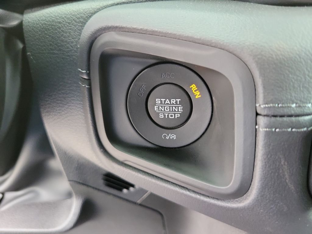 New 2026 Hydro Blue Pearl-Coat Exterior Paint Jeep Sahara image 27