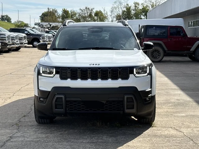 New 2026 Bright White Clear-Coat Exterior Paint Jeep Overland image 14