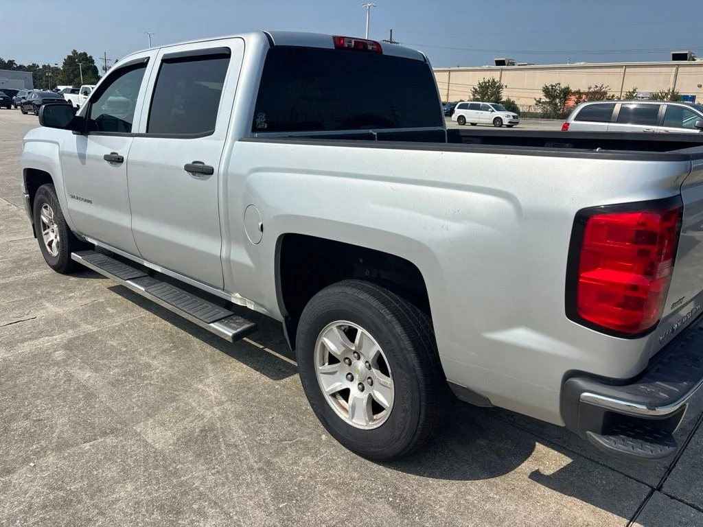 Used 2014 Silver Chevrolet LT image 2