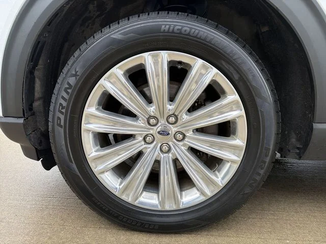 Used 2021 White Ford Limited image 12