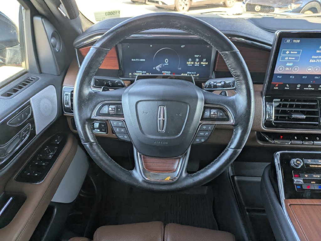 Used 2023 Black Lincoln Reserve image 11