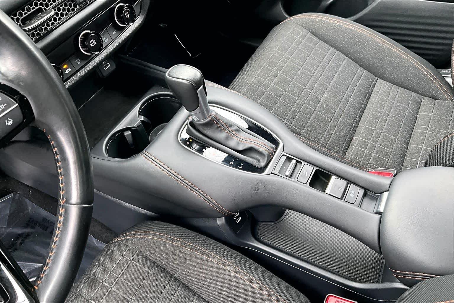 2025 Honda HR-V Sport - Photo 17