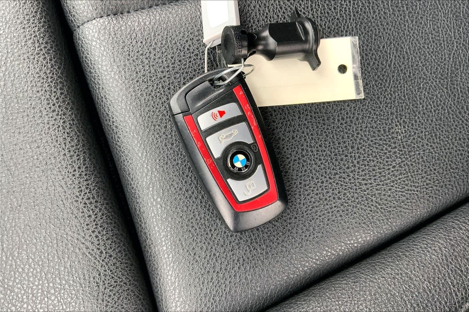 Used 2018 Jet Black BMW 330i image 13
