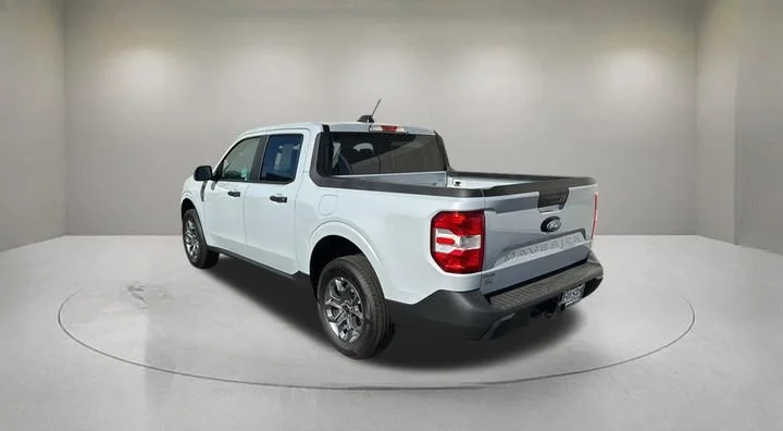 New 2026 Space White Metallic Ford XLT image 2