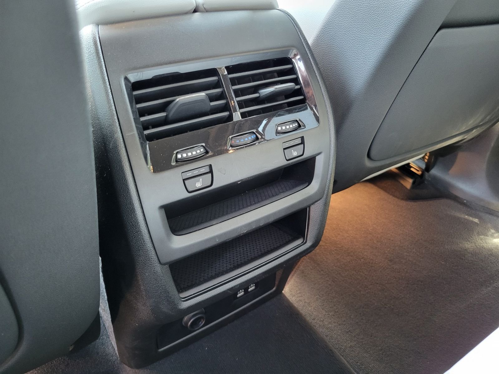 Used 2024 Black BMW xDrive40i image 28