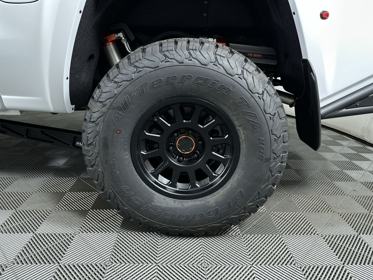 2025 Chevrolet Silverado 1500 LTZ - Photo 131