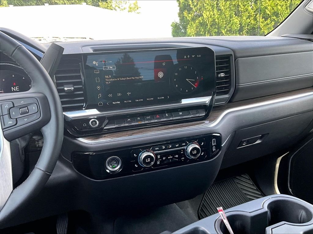 Used 2024 White GMC Elevation image 18