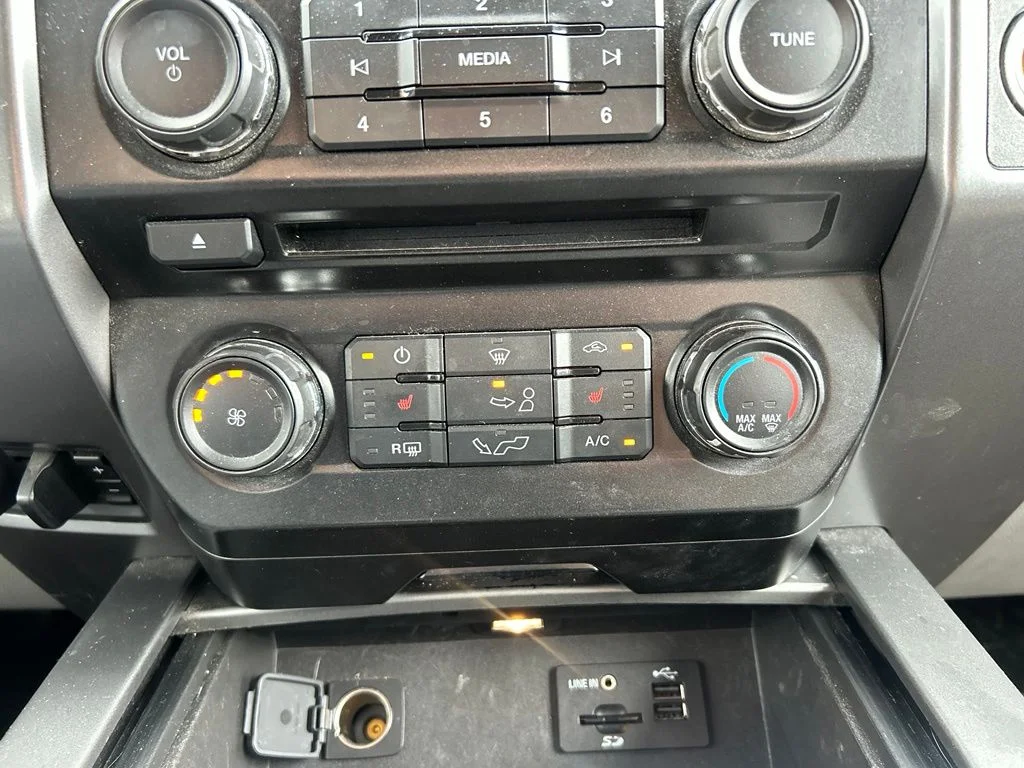 Used 2015 Black Ford XLT image 19