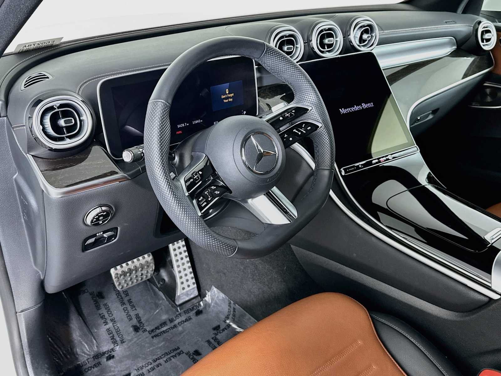 Used 2025 Polar White Mercedes-Benz GLC 300 image 9