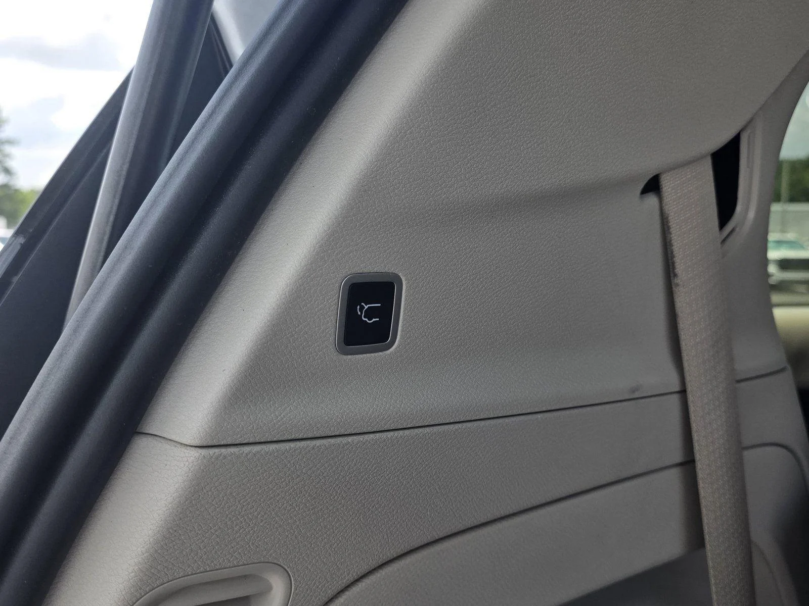 Used 2024 Silver Mist Clearcoat Chrysler Touring L image 36