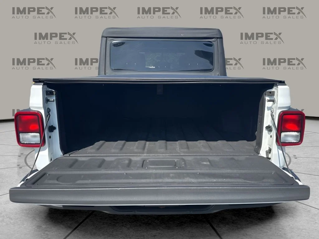 Used 2021 White Jeep Willys image 28