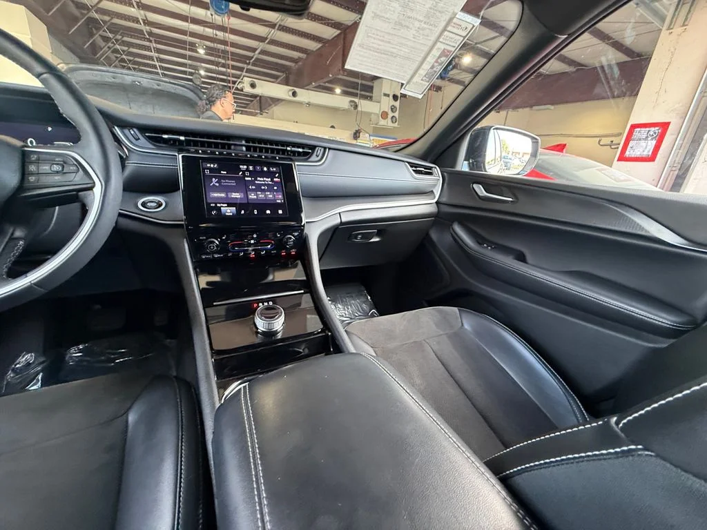 Used 2023 Gray Jeep Altitude X image 15