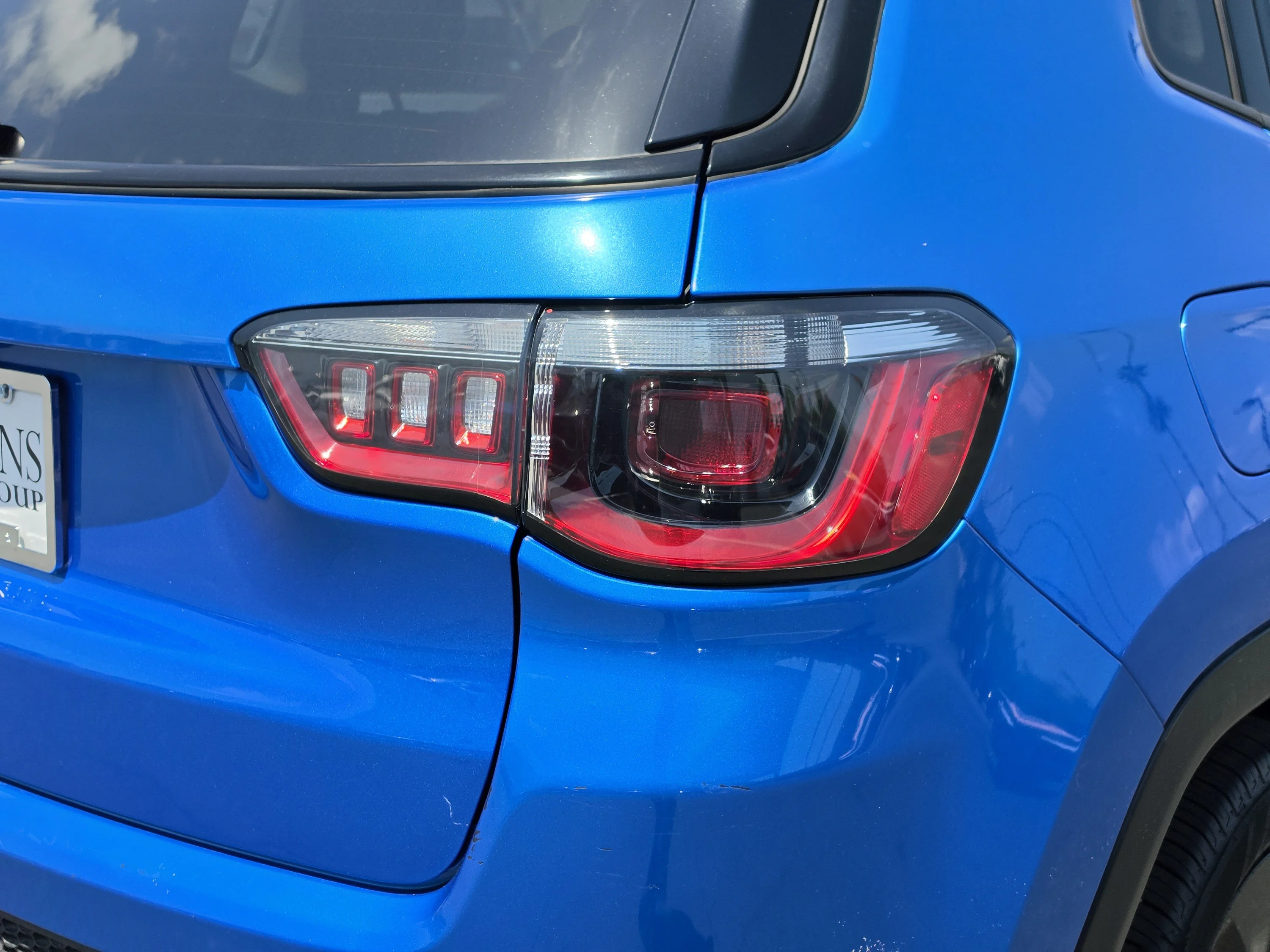 Used 2021 Laser Blue Pearlcoat Jeep Altitude image 14