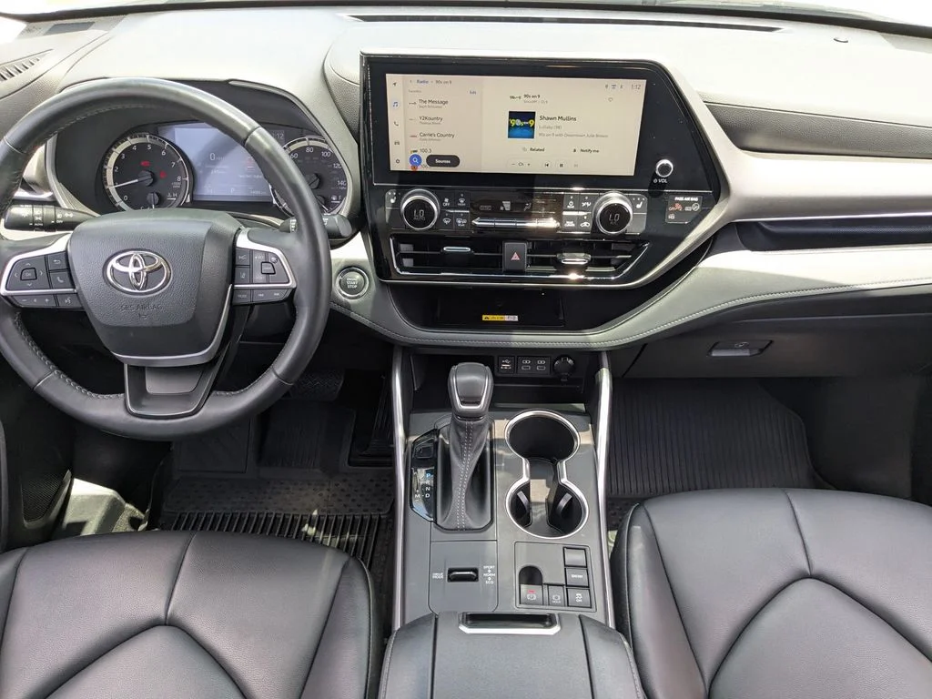 Used 2023 Beige Toyota XLE image 18