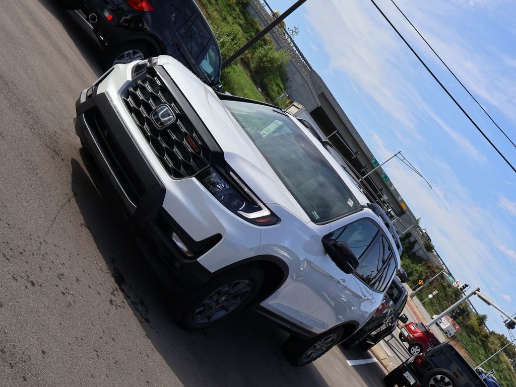 Used 2025  Honda TrailSport image 3