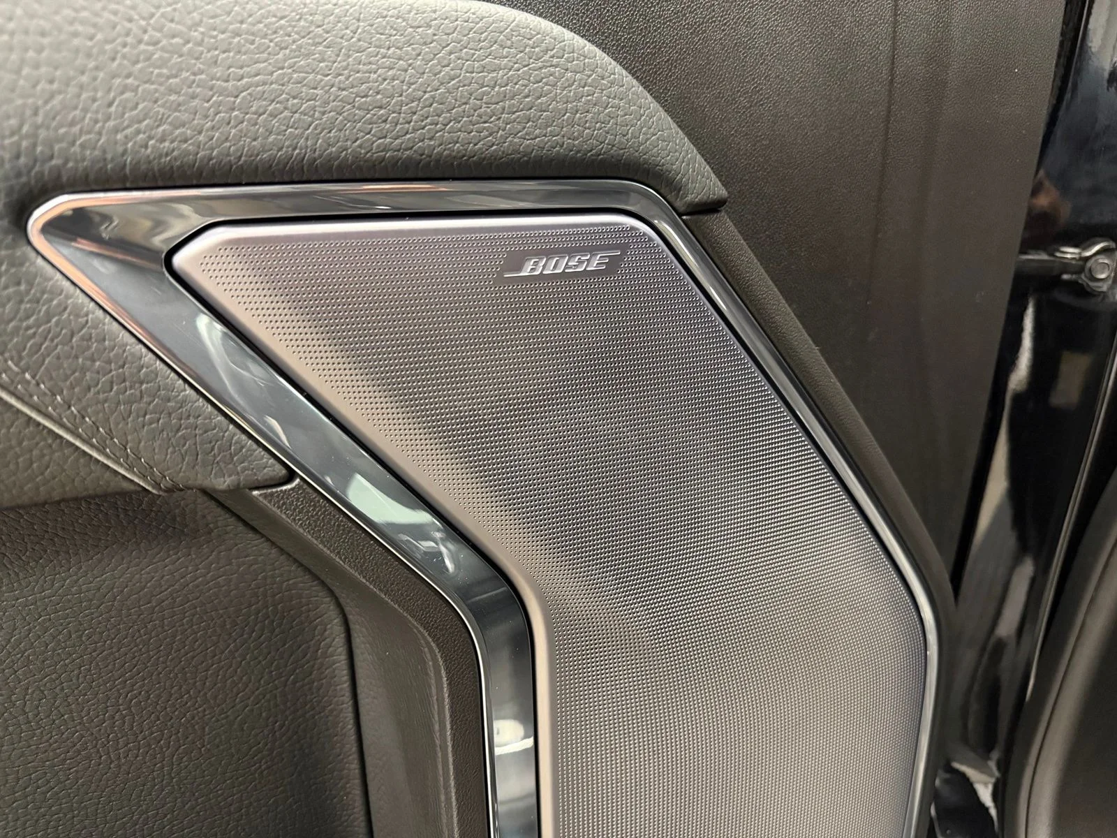 Used 2024 Black GMC Denali image 21