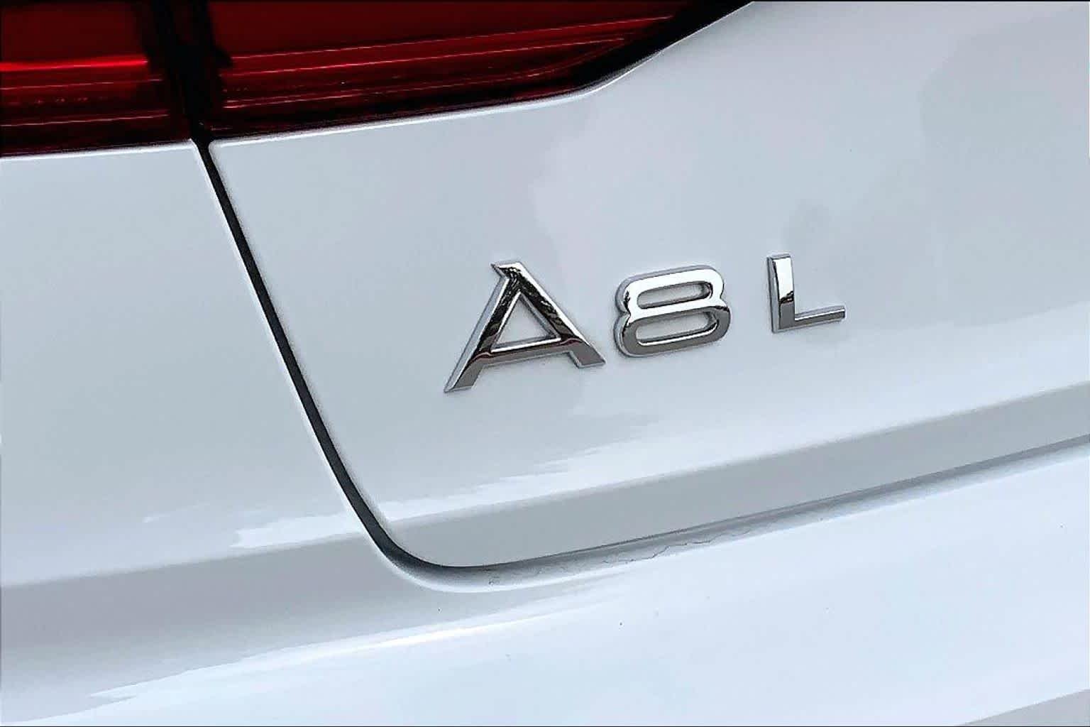 Used 2021 Glacier White Metallic Audi  image 33