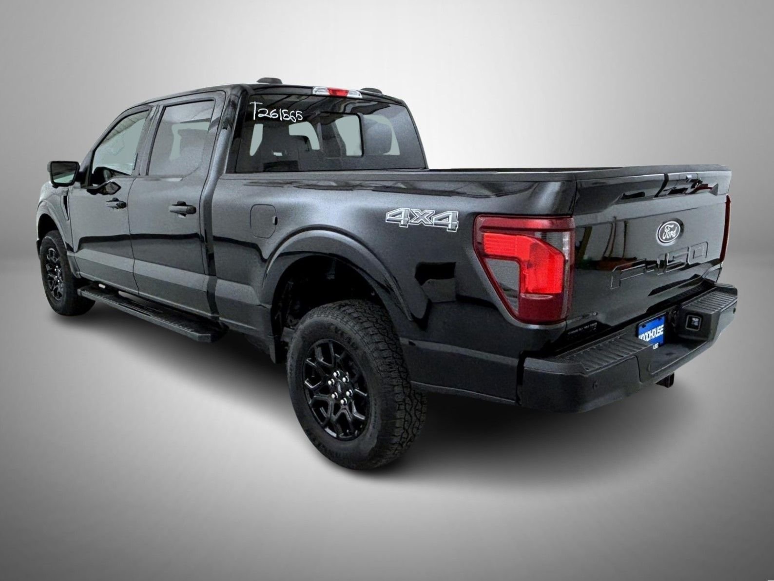 New 2026 Agate Black Metallic Ford XLT image 7