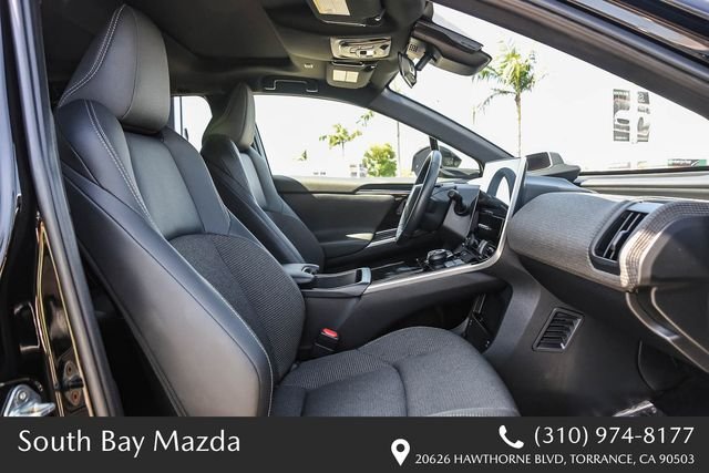 Used 2024  Toyota XLE image 16