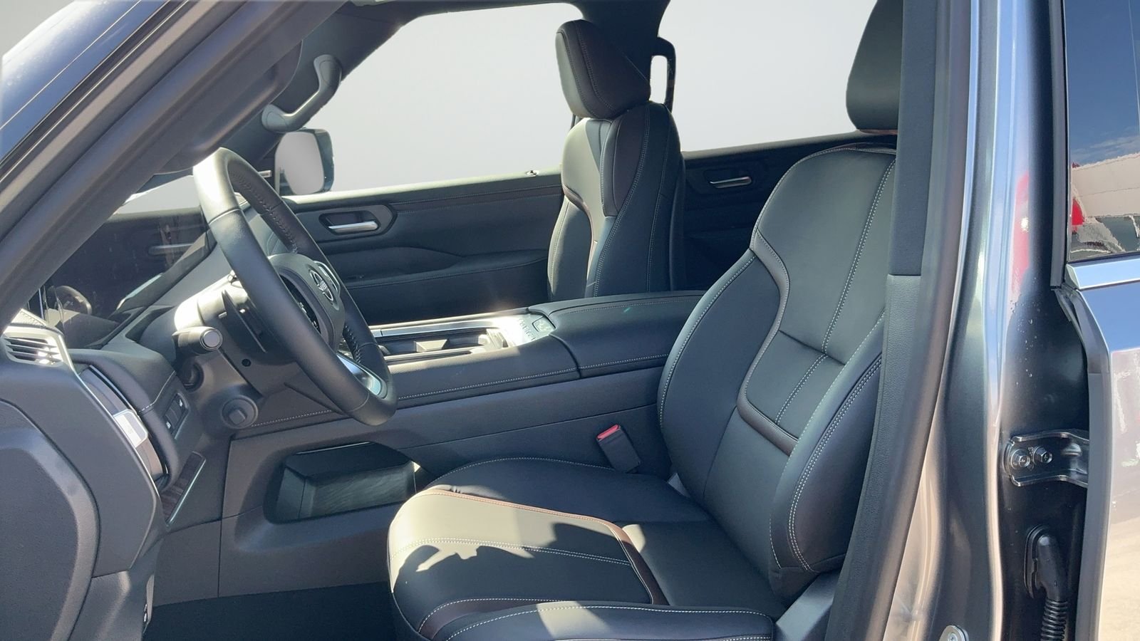 New 2026 Gray Nissan SL image 38
