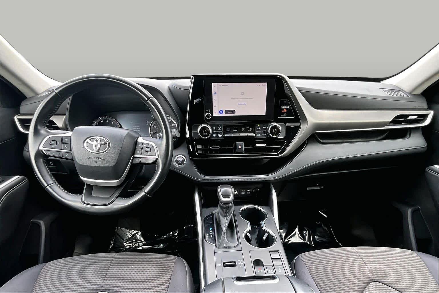 Used 2023 Wind Chill Pearl Toyota LE image 15