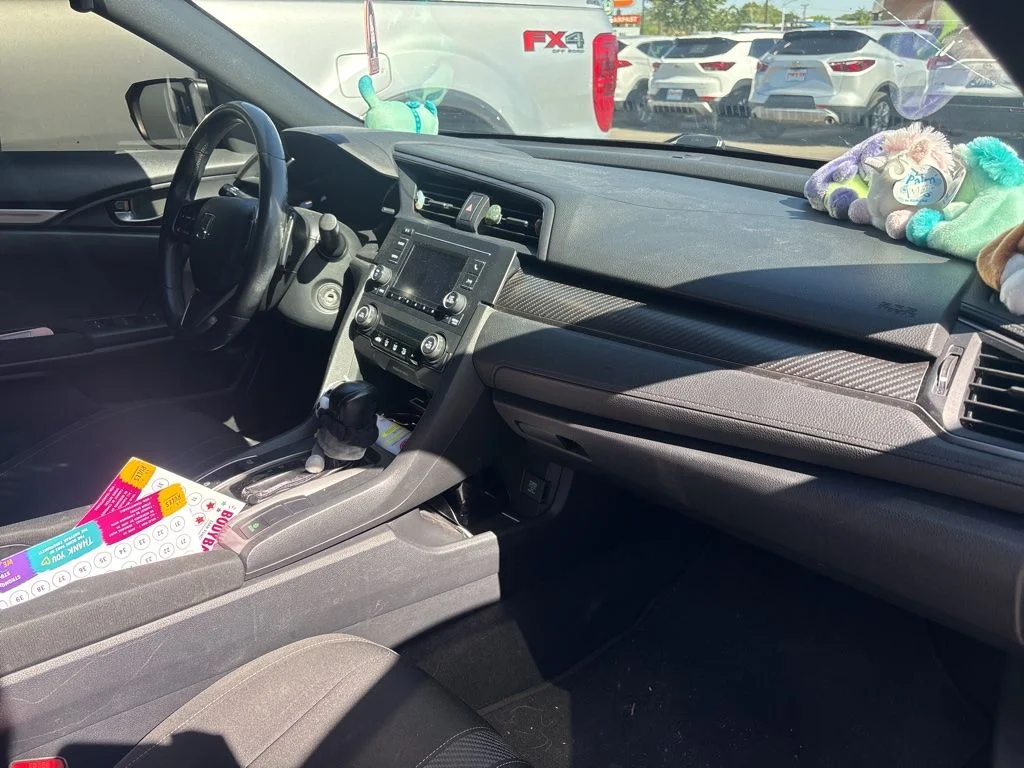 Used 2017  Honda Sport image 14