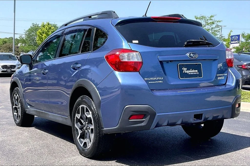 Used 2017 Blue Subaru 2.0i image 9