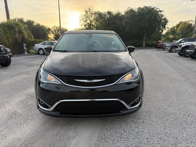 Used 2018 Black Chrysler Touring Plus image 10