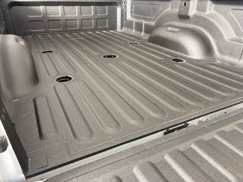 New 2026 Silver-Zynith Exterior Paint RAM Laramie image 38