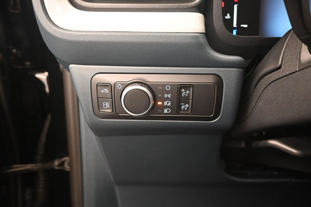 New 2026 Shadow Black Ford XLT image 11