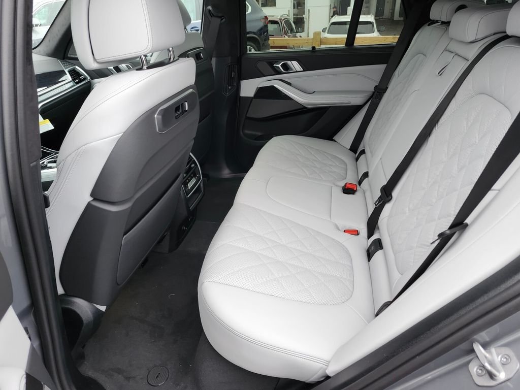 New 2026 Gray BMW xDrive40i image 14