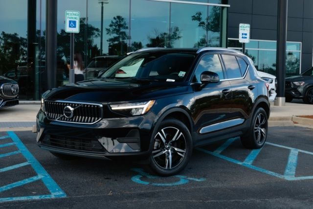 2024 Volvo XC40 Core