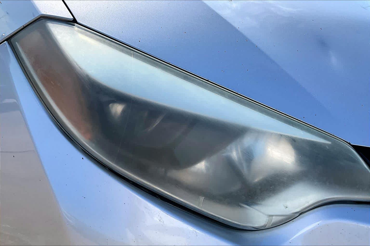 Used 2016 Classic Silver Metallic Toyota L image 27
