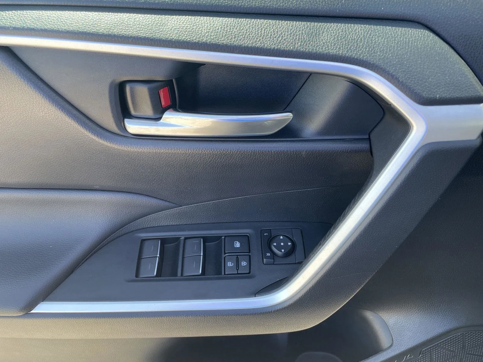 Used 2022 Magnetic Gray Metallic Toyota XLE image 12