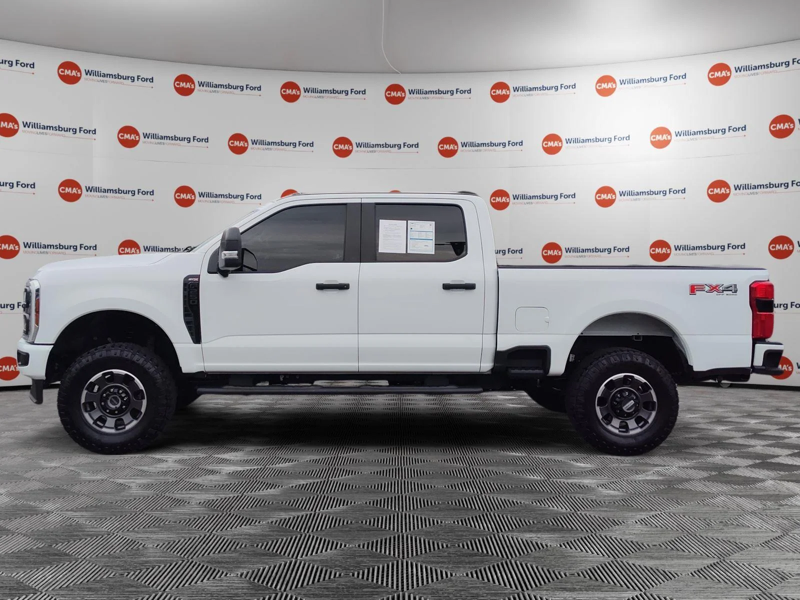 Used 2024 Oxford White Ford XL image 2