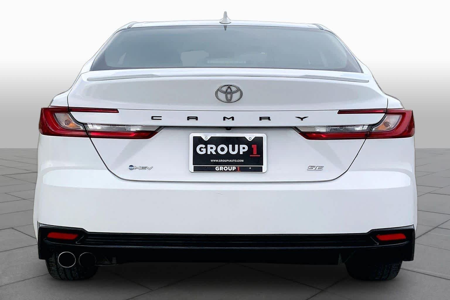 Used 2025 Ice Cap Toyota SE image 5