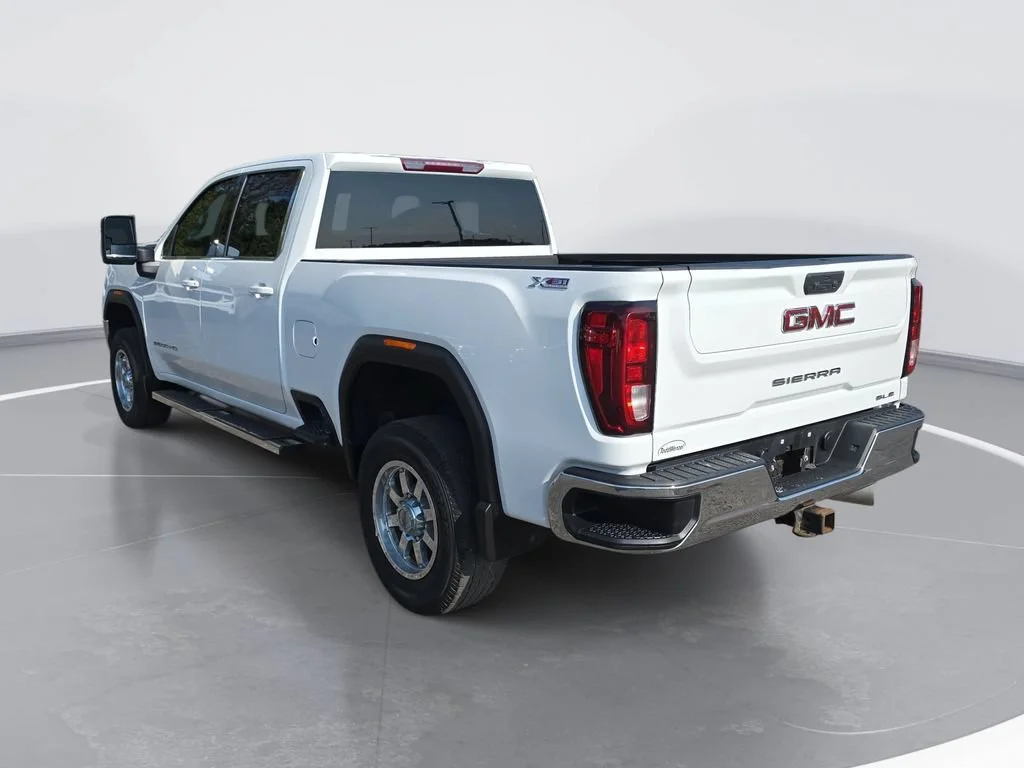 Used 2023 SUMMIT WHITE GMC SLE image 6