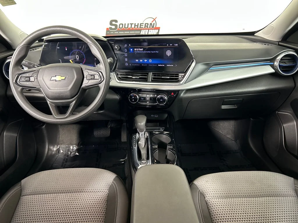 Used 2025 Red Chevrolet LT image 18