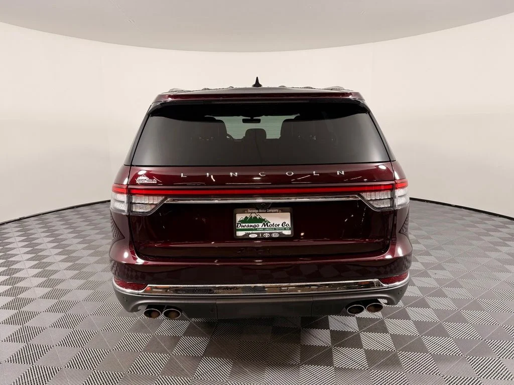 Used 2021 Red Lincoln Reserve image 10