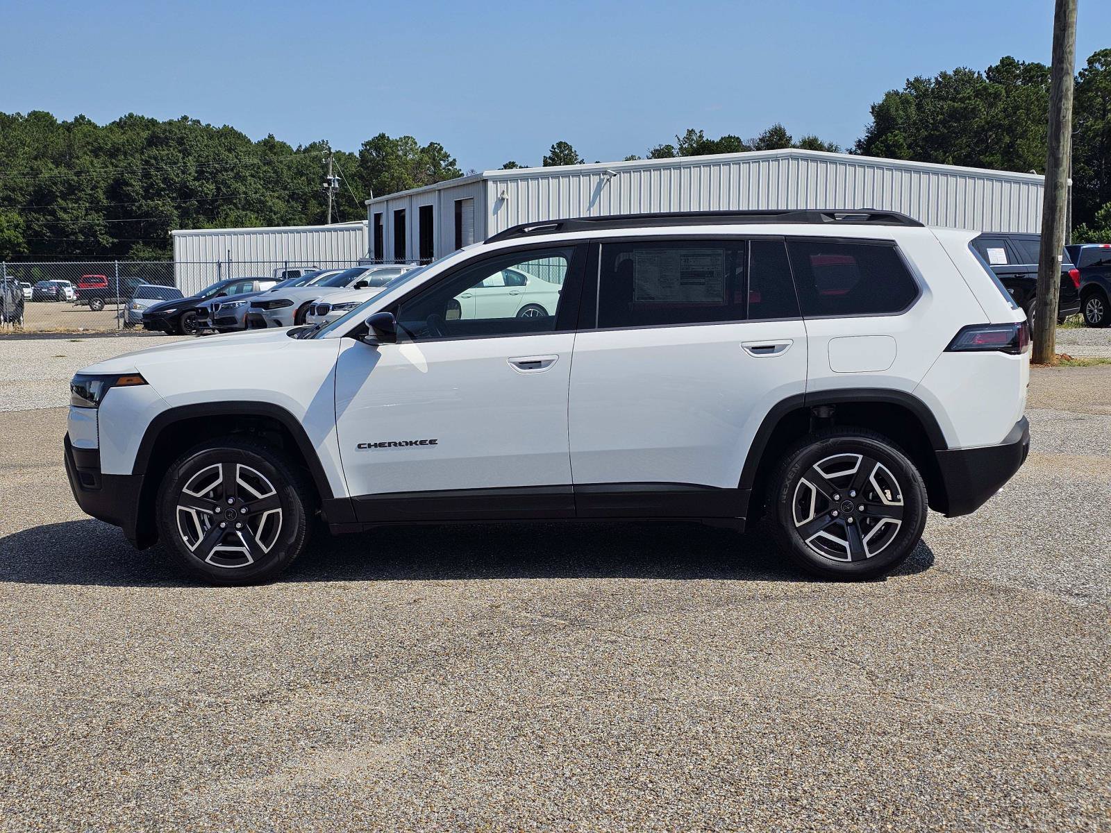 New 2026 Bright White Clear-Coat Exterior Paint Jeep Laredo image 14